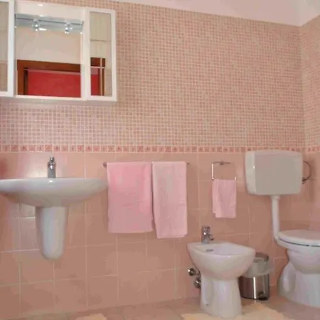 Il Gabbiano Bed & Breakfast *